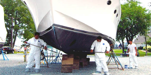 Bottom painting boat hull